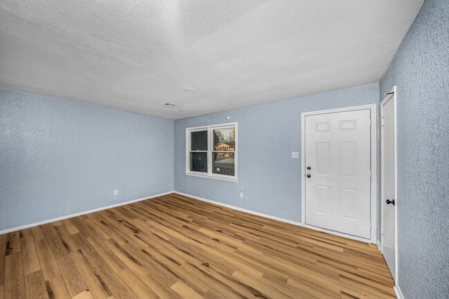 Building Photo - 2218 NW Pollard Ave