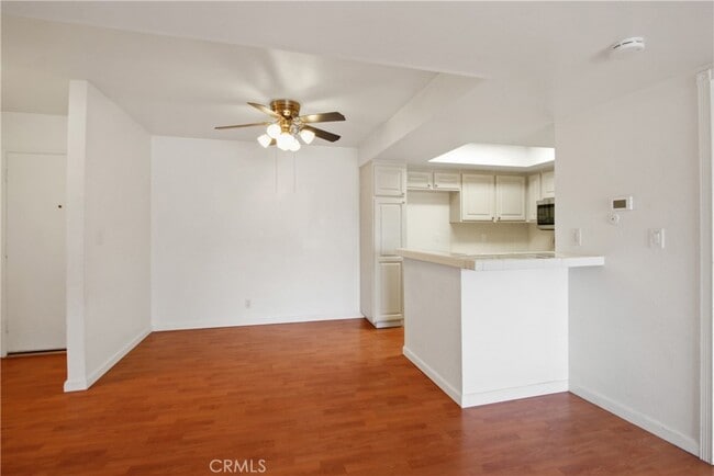Building Photo - 278 N Wilshire Ave