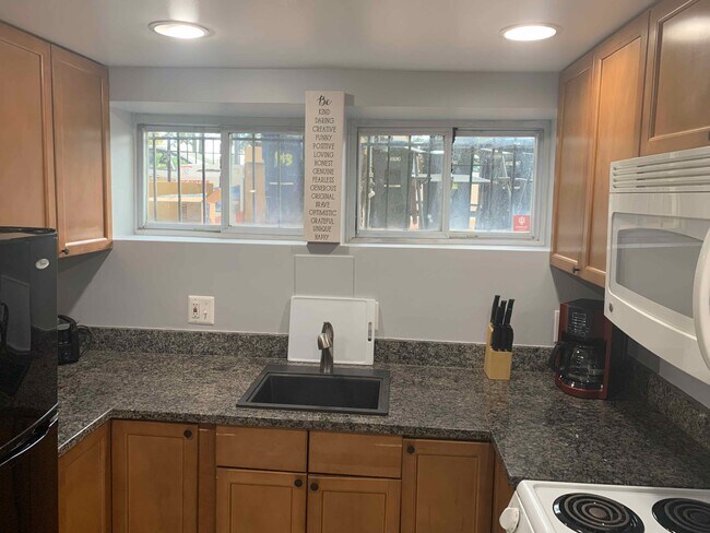 Building Photo - 613 P St NW