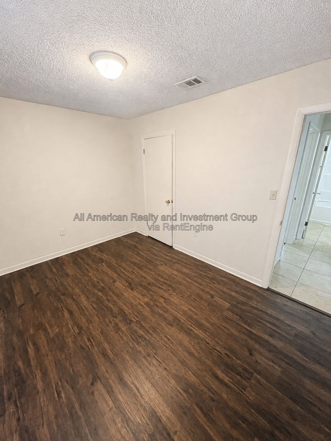 Building Photo - 818 Lark St