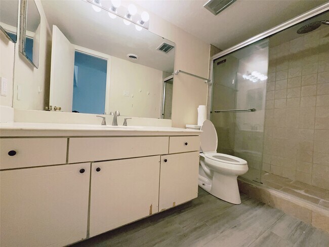 Building Photo - 12633 Memorial Dr