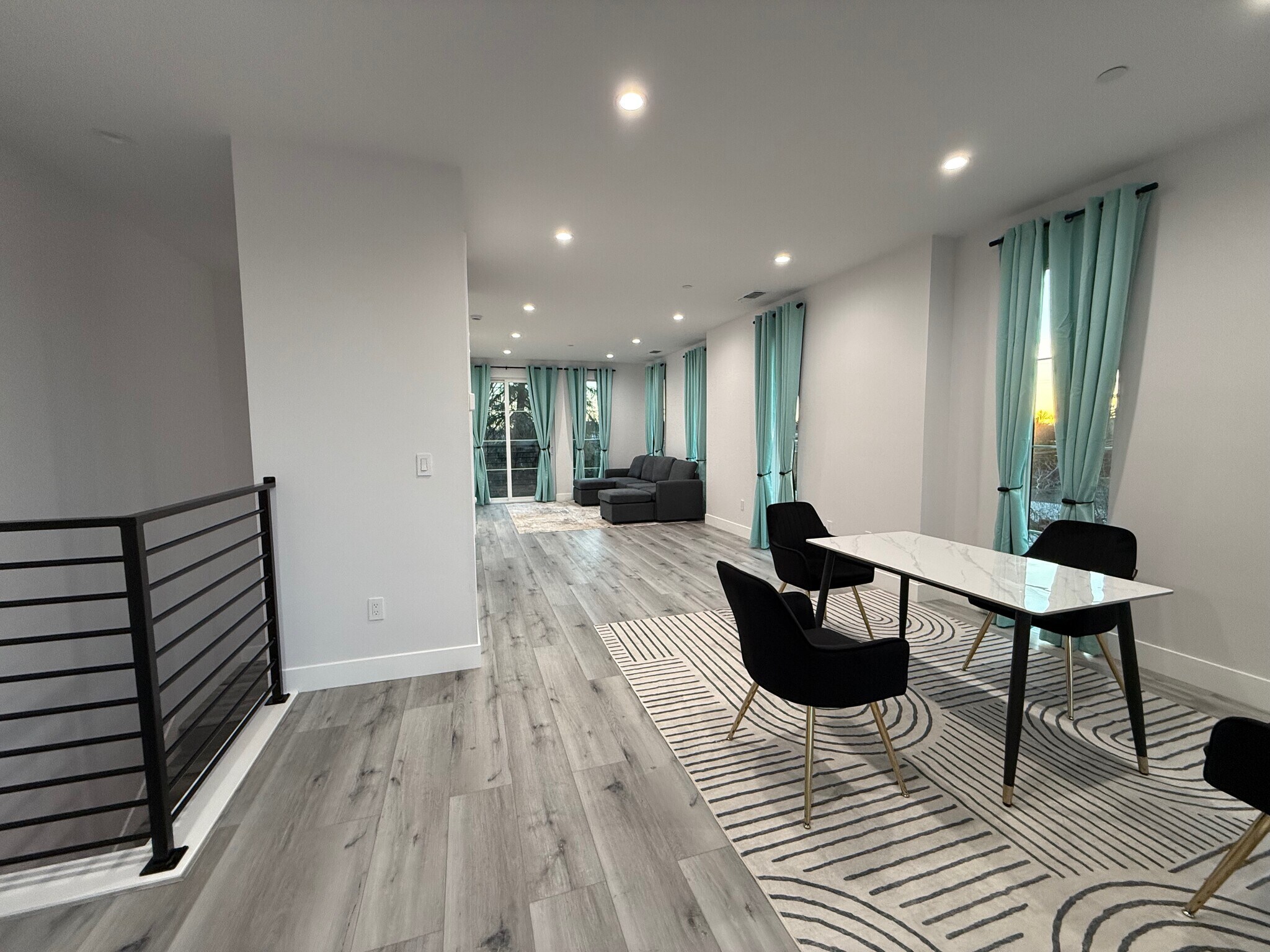 Building Photo - 2012 Uptown Aly