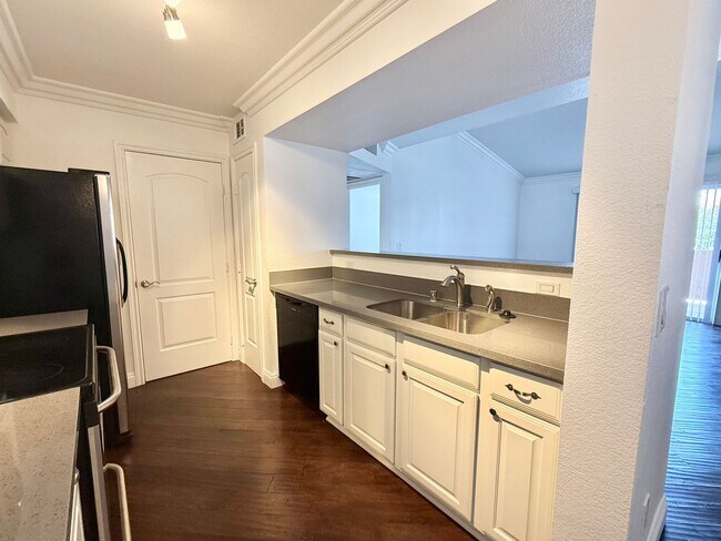 Building Photo - Beautifully Updated Condo in Gated Copper Palms Community