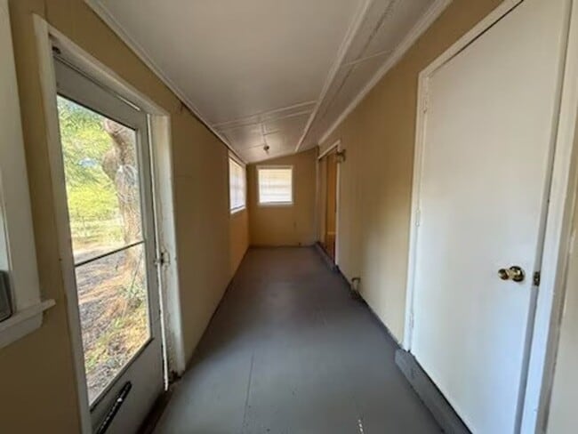 Building Photo - 616 Ashland Dr