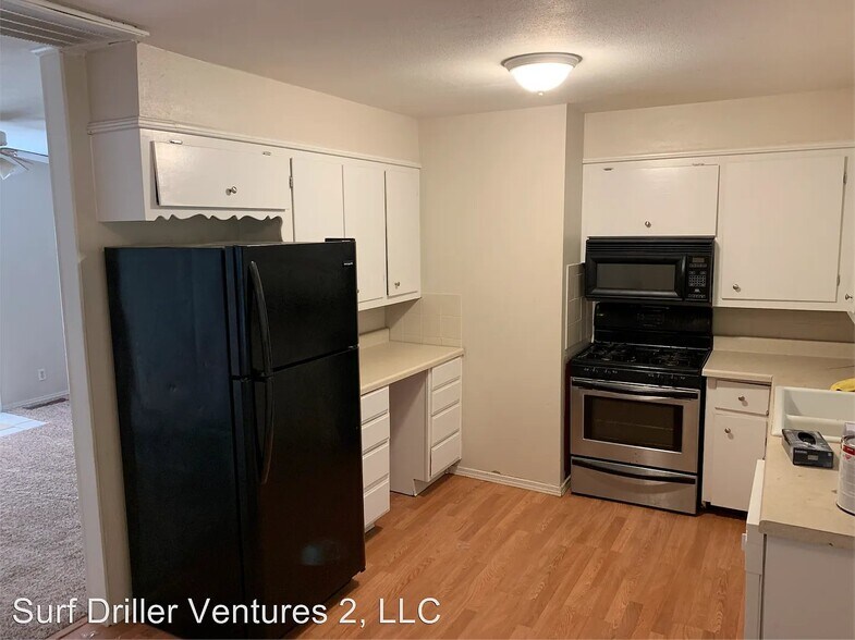 Building Photo - 4809 S Nassau Ave