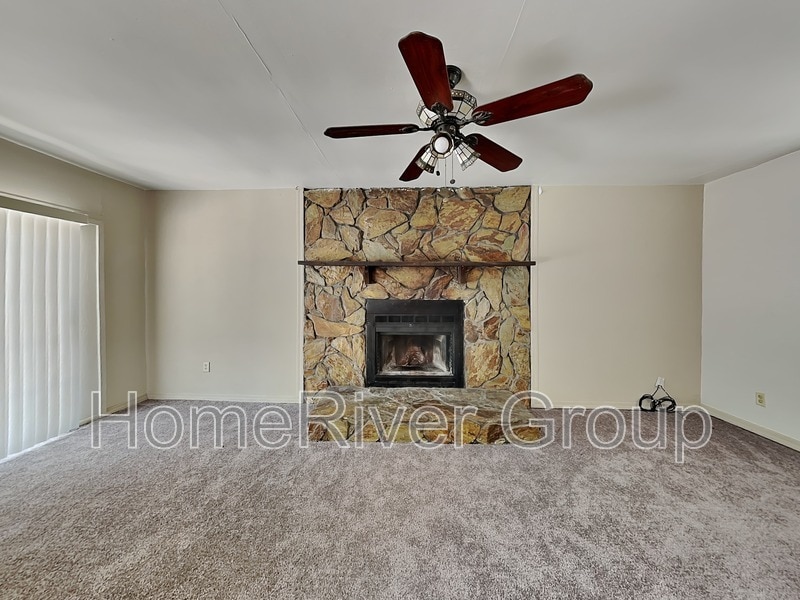 Building Photo - 6153 Spring Hill Dr