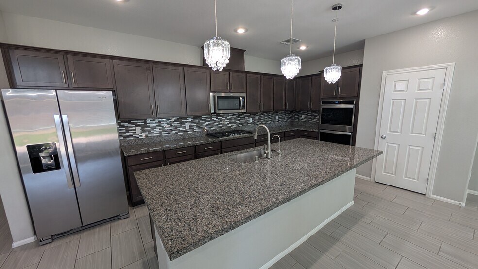 Building Photo - 653 Timberfalls Ln