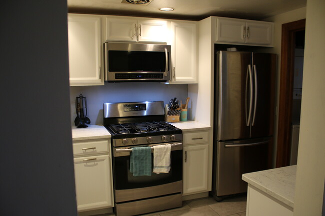 Kitchen - 1615 N Cleveland Ave