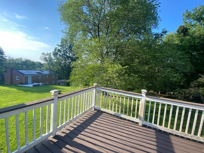 Building Photo - Stylish 5 Bedroom home in Fort Washington