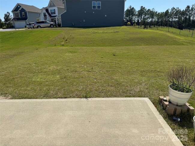 Building Photo - 15213 Lake Ridge Rd