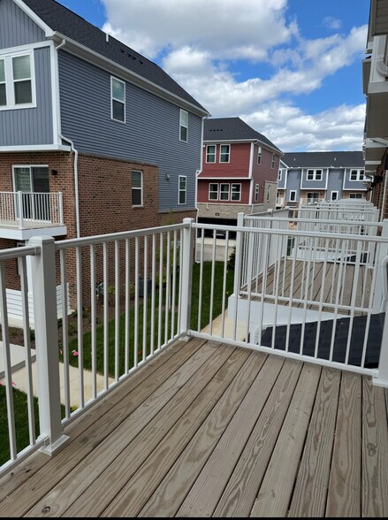 Balcony - 813 Canterbury Ln