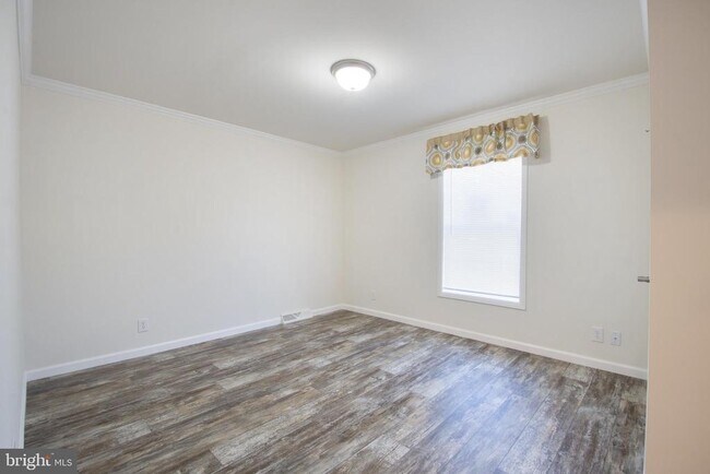 Building Photo - 162 Carnation Dr