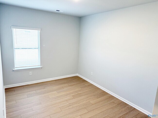 Building Photo - 217 Stockyard Cir