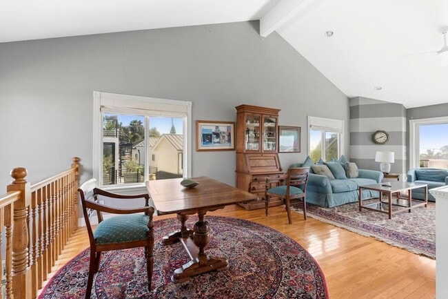 Building Photo - 5618 Bellevue Ave