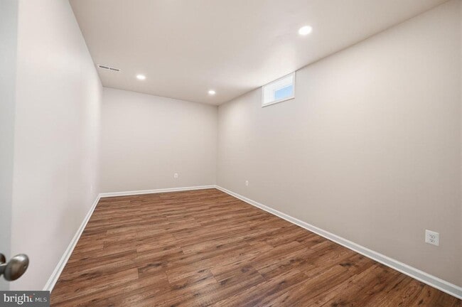 Building Photo - 24267 Purple Finch Dr