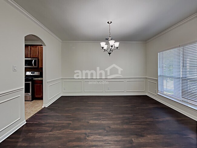 Building Photo - 1735 Park Oak Drive