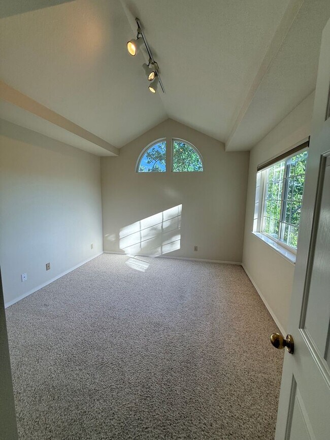 Building Photo - 3056 Alpine Creek Rd