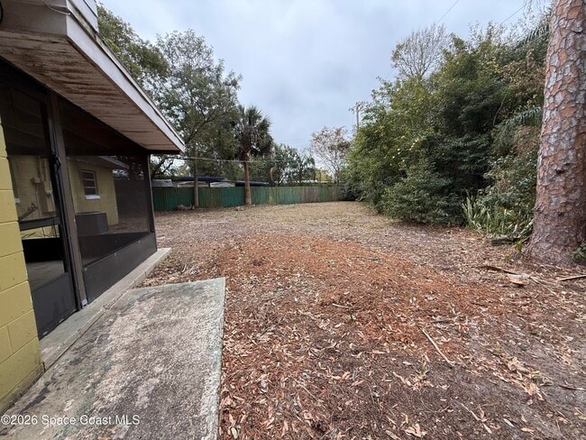 Building Photo - 1218 Willow Ln