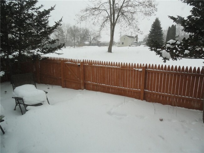 Building Photo - 64 Greenway Blvd