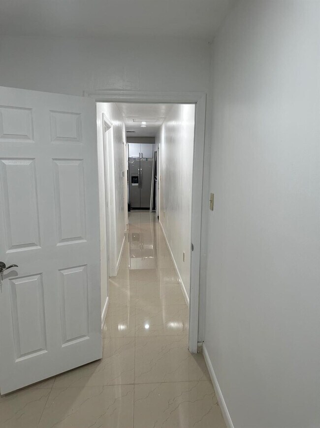 Building Photo - 6100 SW 35th St