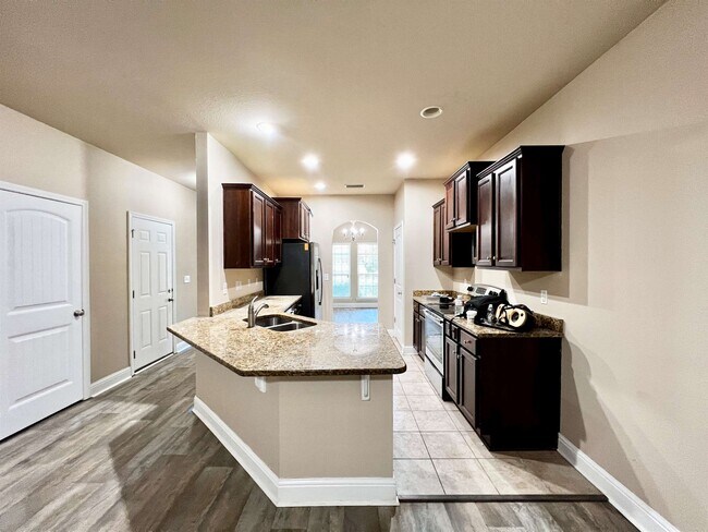 Building Photo - 3441 Summer Woods Dr
