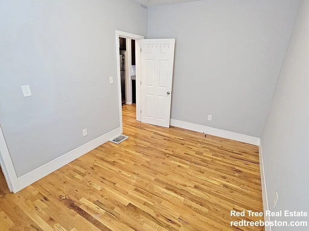 Building Photo - 39 Pinckney St