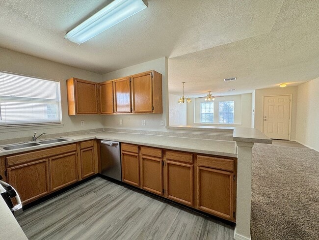 Building Photo - East El Paso 3 bed/2 Bath