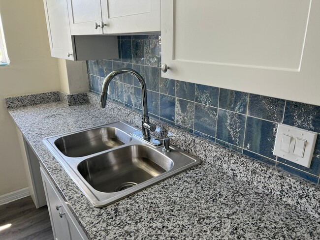 Building Photo - Arvelee Apartments