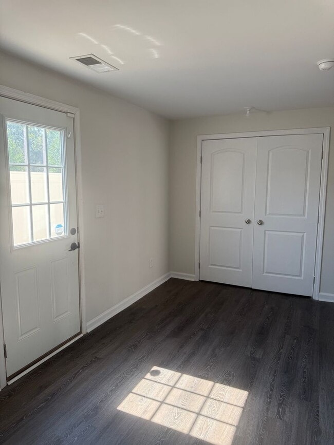 Building Photo - Newly Renovated 3BR Townhome with Private Patio in Fort Mill