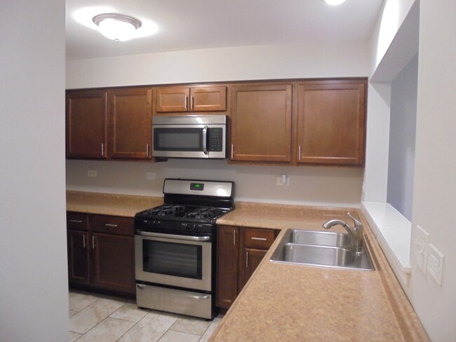 Building Photo - 674 Lincoln Station Dr