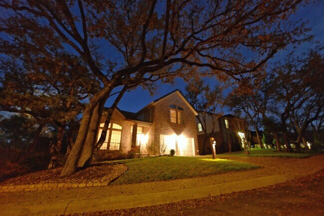 Building Photo - RENOVATED 4-BEDROOM IN MISSION RIDGE