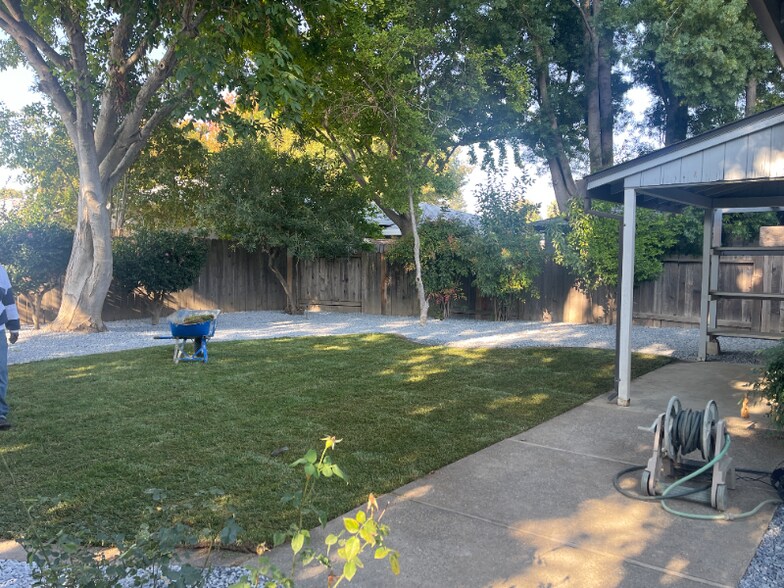 Building Photo - 6630 Greenhaven Dr