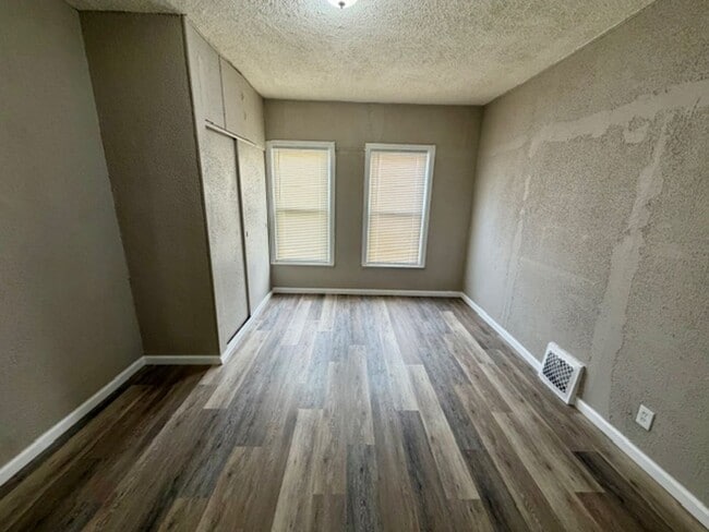 Building Photo - 97 Fairgrove St