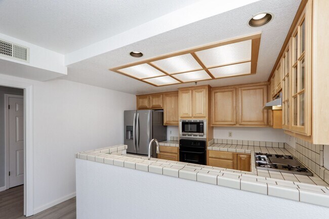 Building Photo - 432 Portofino Dr
