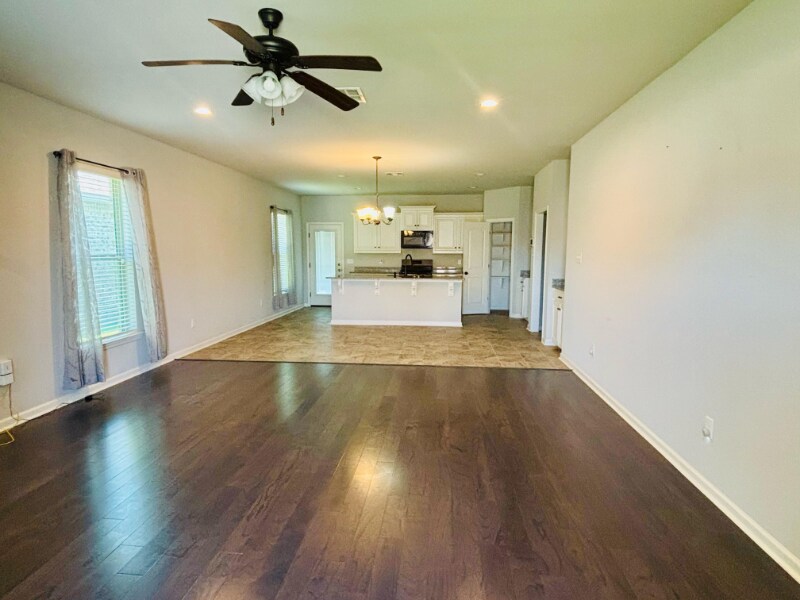 Building Photo - 4739 Viola Farms Dr
