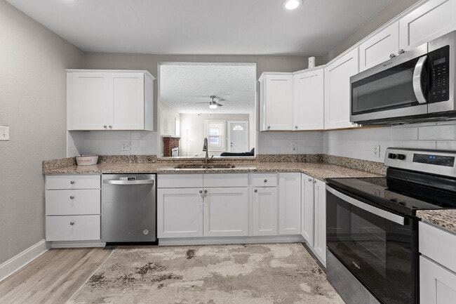 Building Photo - 254 Pocahontas Pl