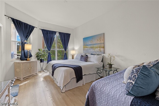 Building Photo - 9050 Las Maderas Dr