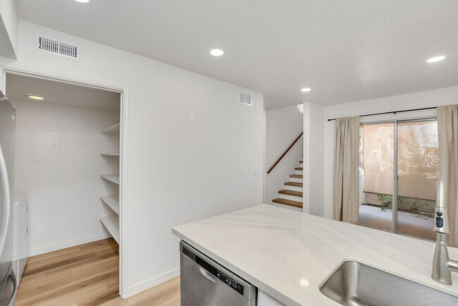 Building Photo - Beautiful Mesa Rental!