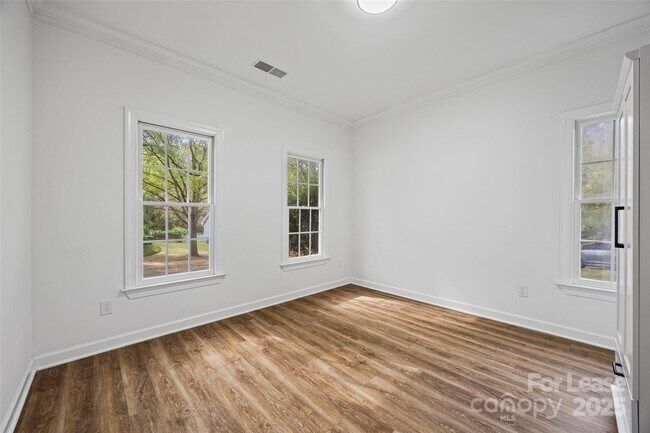 Building Photo - 7219 Bevington Woods Ln