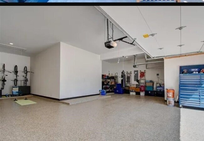 Building Photo - 5307 Streamside Trl