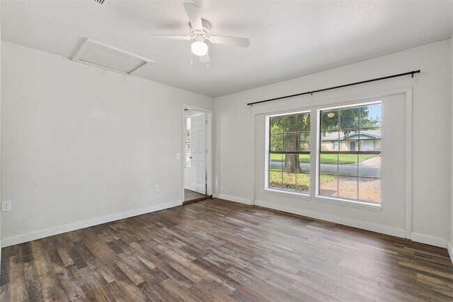 Building Photo - 2328 S Krowse Ave