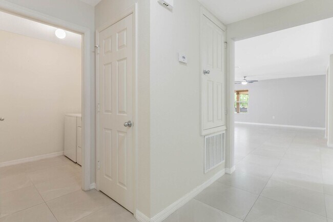 Building Photo - Turnkey 3-bed, 2-bath home with a 2-car garage Single Family Home