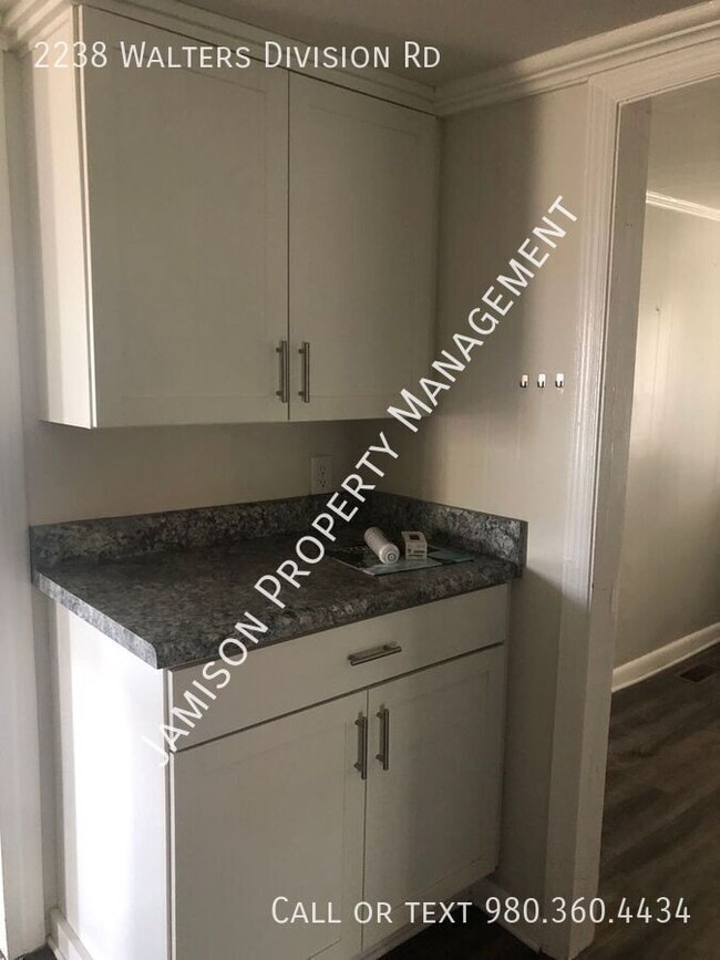 Building Photo - 2238 Walters Division Rd