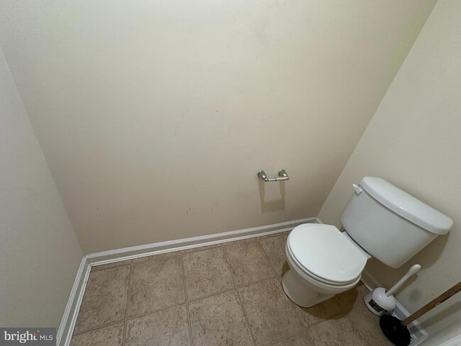 Building Photo - 103 Russell Ln