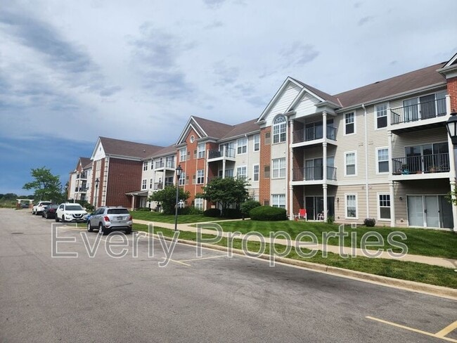 Building Photo - 6935 70th Ct