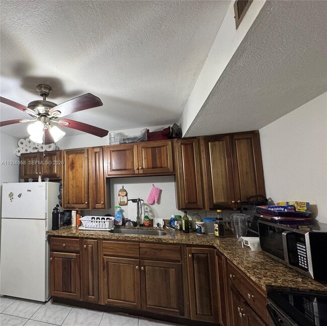 Building Photo - 2821 N Miami Beach Blvd