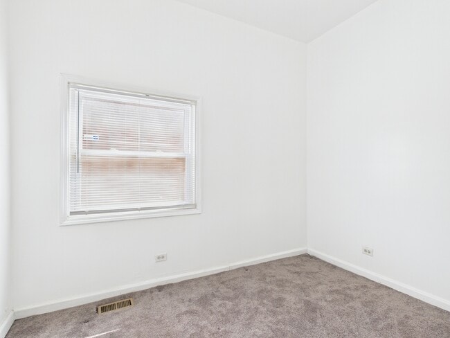 Building Photo - 8535 S Givins Ct