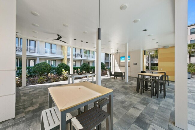 Building Photo - 8302 Baymeadows Rd E