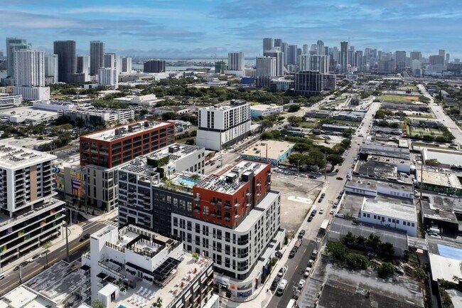 Primary Photo - 2160 N Miami Ave