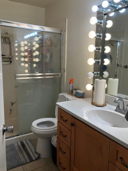 Building Photo - 3275 Caminito Eastbluff